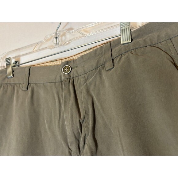 Tommy Bahama Men's Green Silk Shorts Size 35 - Picture 2 of 7